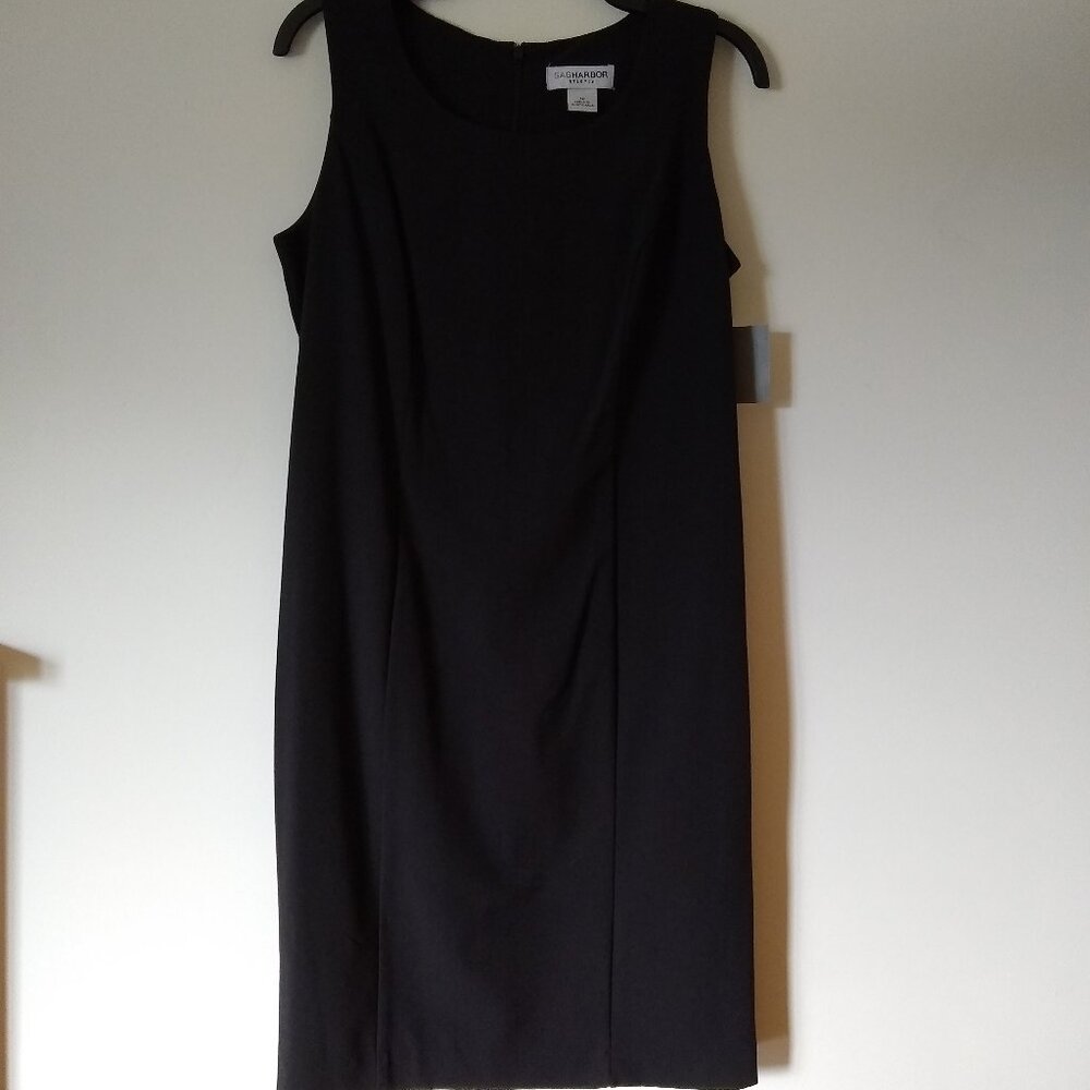 BLACK SLEEVELESS MIDI SHEATH DRESS. NWT